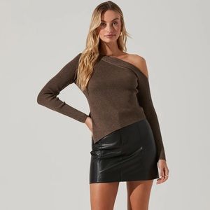 ASTR The Label Ribbed Knit Sweater